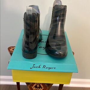 Jack Rogers short rain boots. Worn once size 8